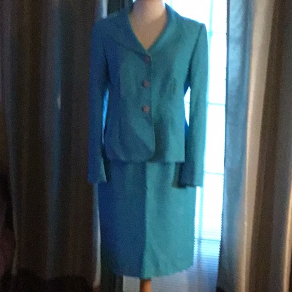 Collections for Le Suit Turquoise Suit NWT